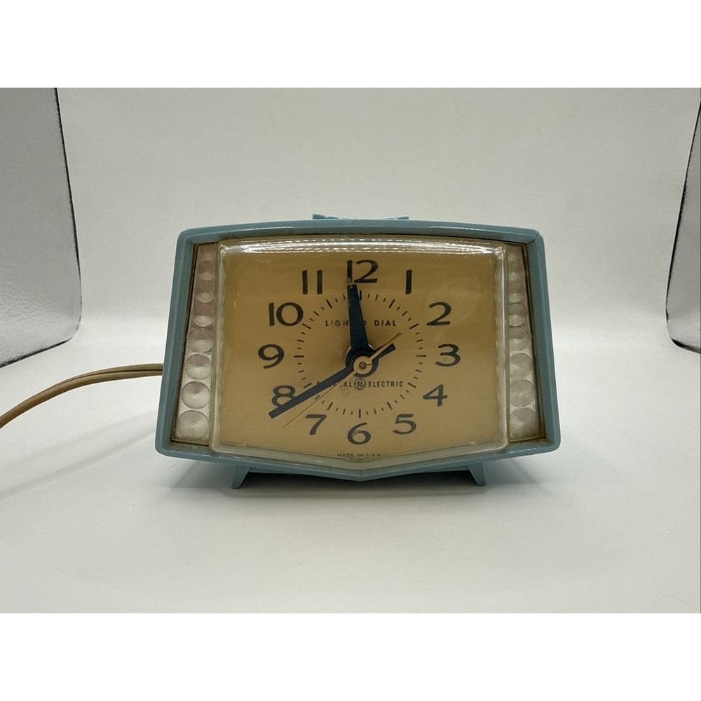 Vtg MCM General Electric Model 7282-K Turquoise Blue Lighted Dial Alarm Clock